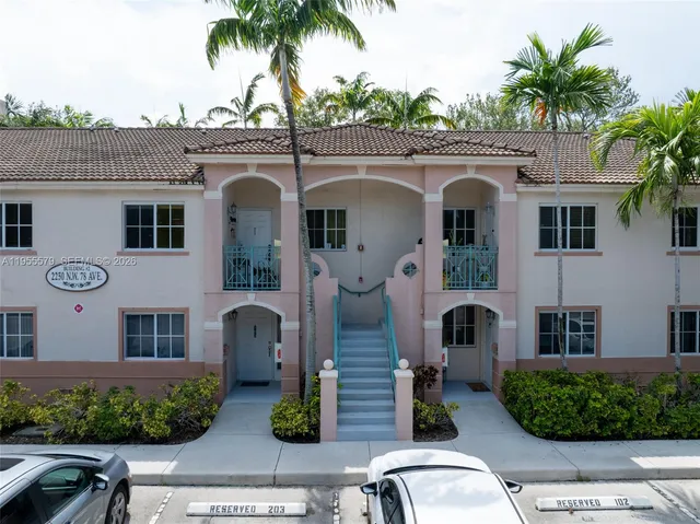 $2,400 | Walnut Creek, Pembroke Pines, FL 33024