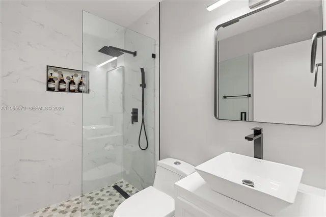 $2,400 | Walnut Creek, Pembroke Pines, FL 33024