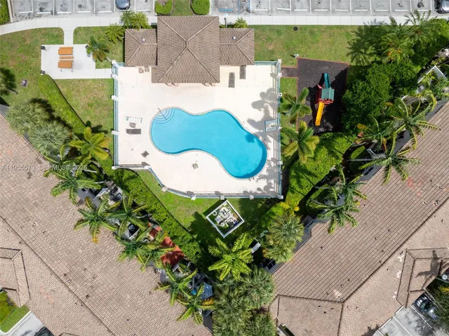 $2,400 | Walnut Creek, Pembroke Pines, FL 33024