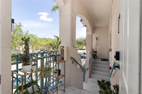 $2,200 | Walnut Creek, Pembroke Pines, FL 33024
