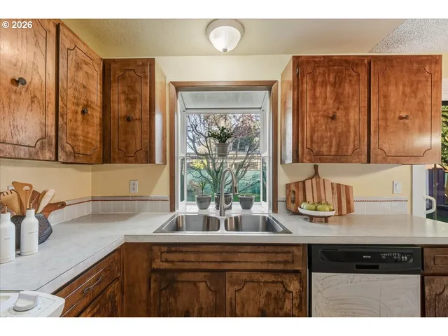 $460,000 | 8009 Northeast 139th Avenue, Vancouver, WA 98682