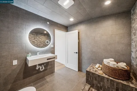 $3,988,000 | 205 Crestview Drive, Orinda, CA 94563