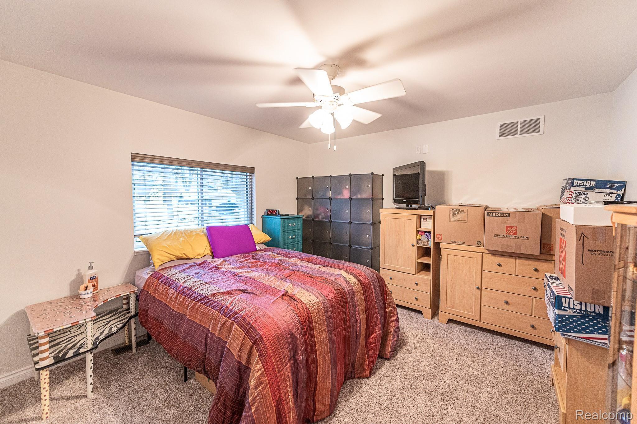 169 Dickenson Street Romeo, MI 48065 - Photo 18 of 47 HardyMediaCompany-239.jpg