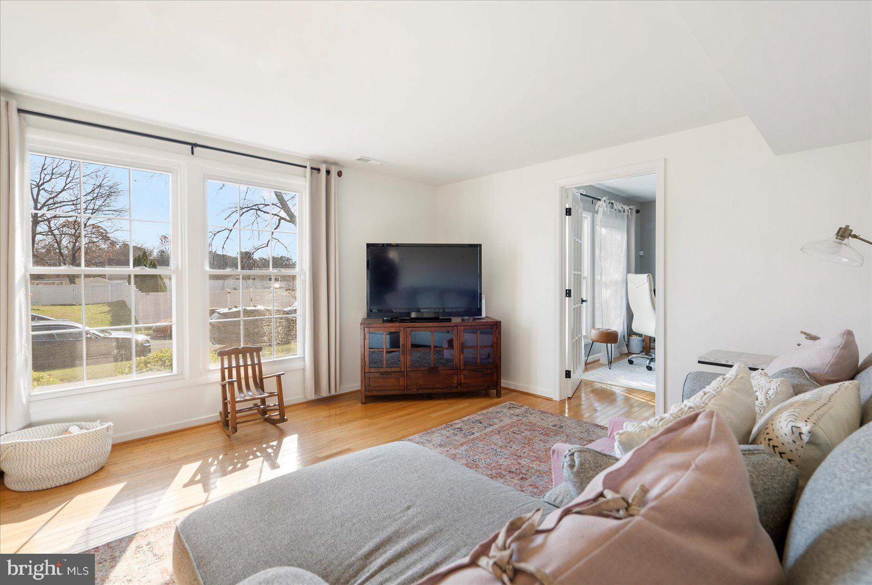 1322 Ava Road Severn, MD 21144 - Photo 7 of 44 Living Room