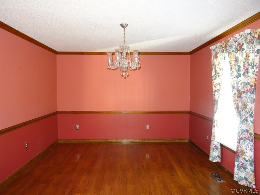 19225 Templeton Road Carson, VA 23830 - Photo 17 of 21 a view of a room with wooden floor and windows