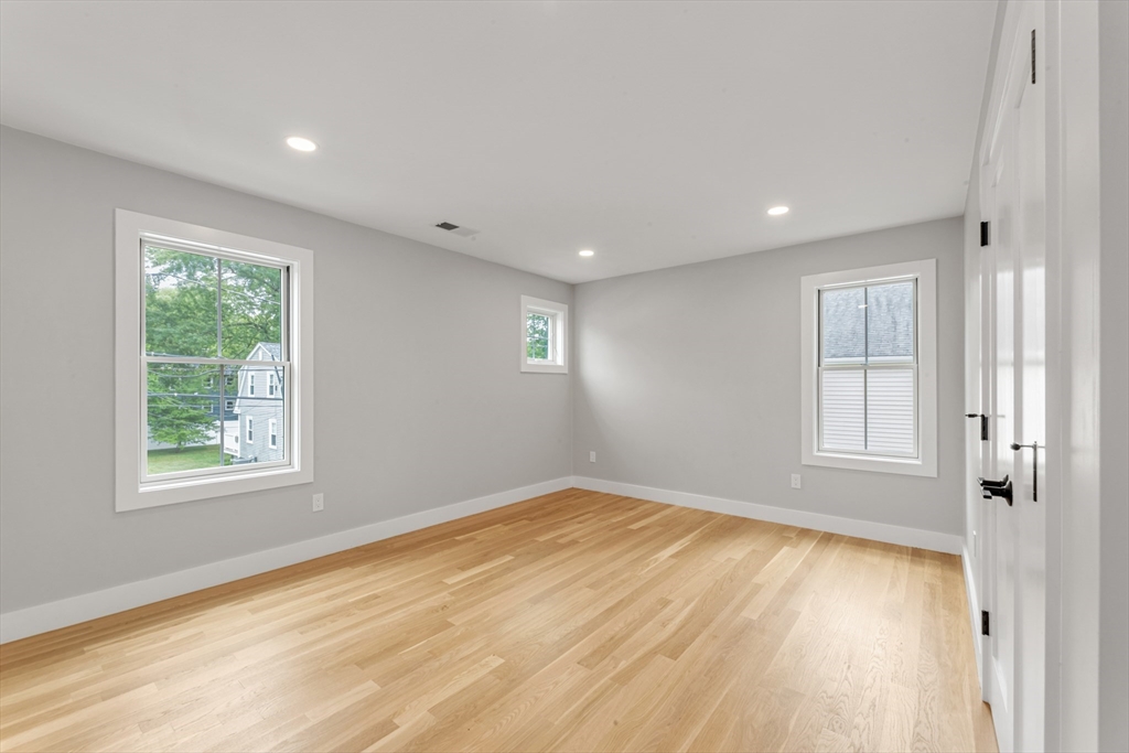 29 Keystone Street Boston, MA 02132 - Photo 17 of 29