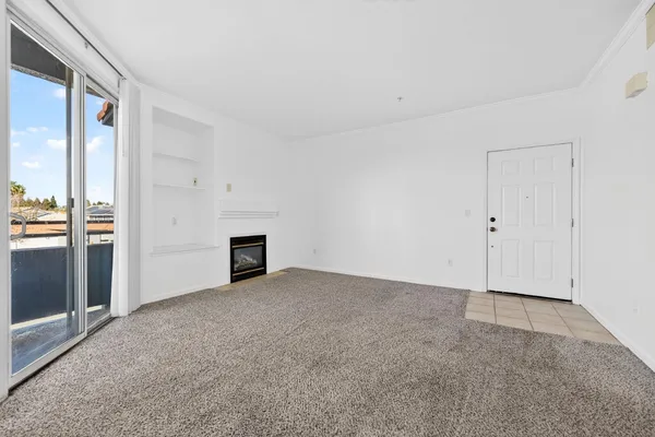 a view of a livingroom with an empty space
