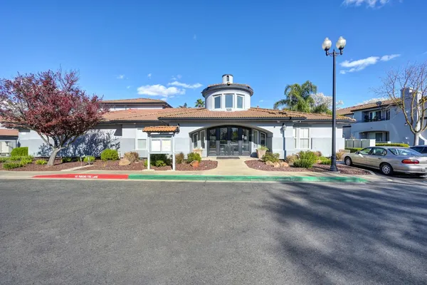 $345,000 | 5201 Laguna Oaks Drive, Unit 156, Elk Grove, CA 95758