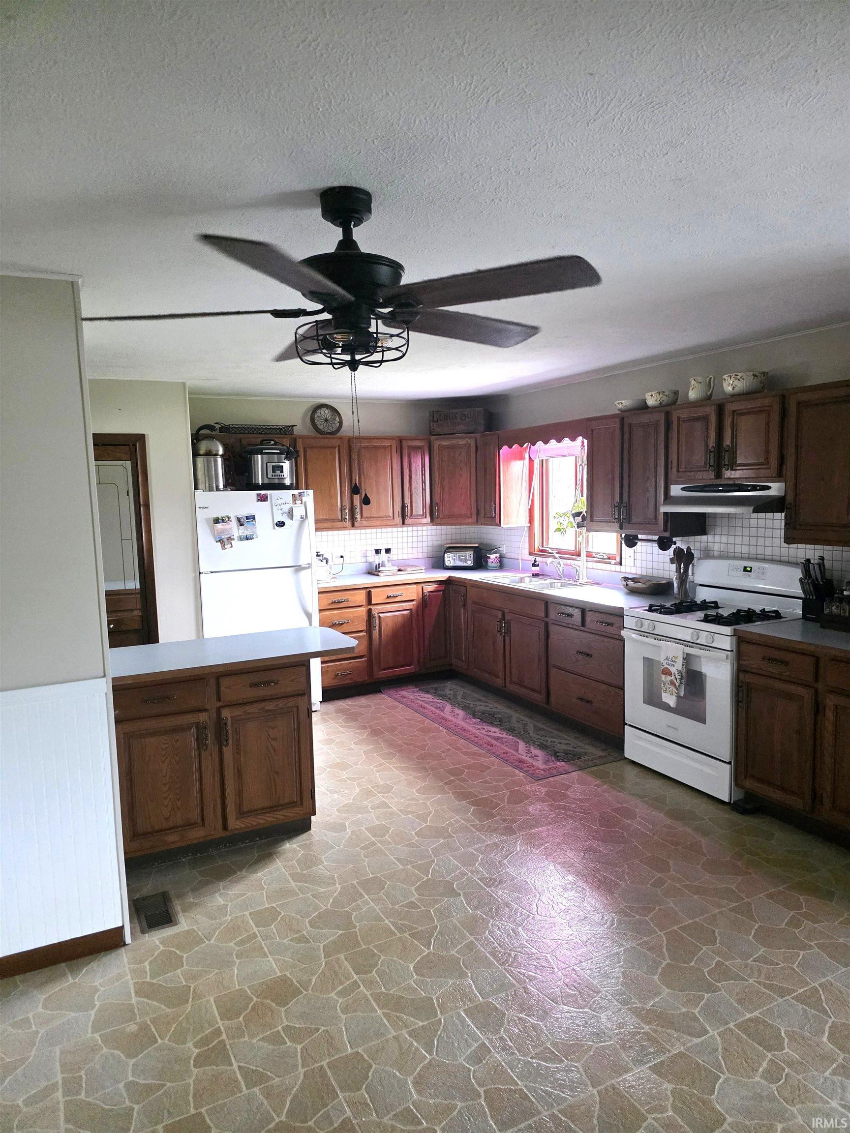 10706 East 1300th Road Wheatfield, IN 46392 - Photo 4 of 17