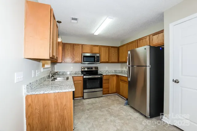 $1,935 | 9529 Bradstreet Commons Way, Charlotte, NC 28215