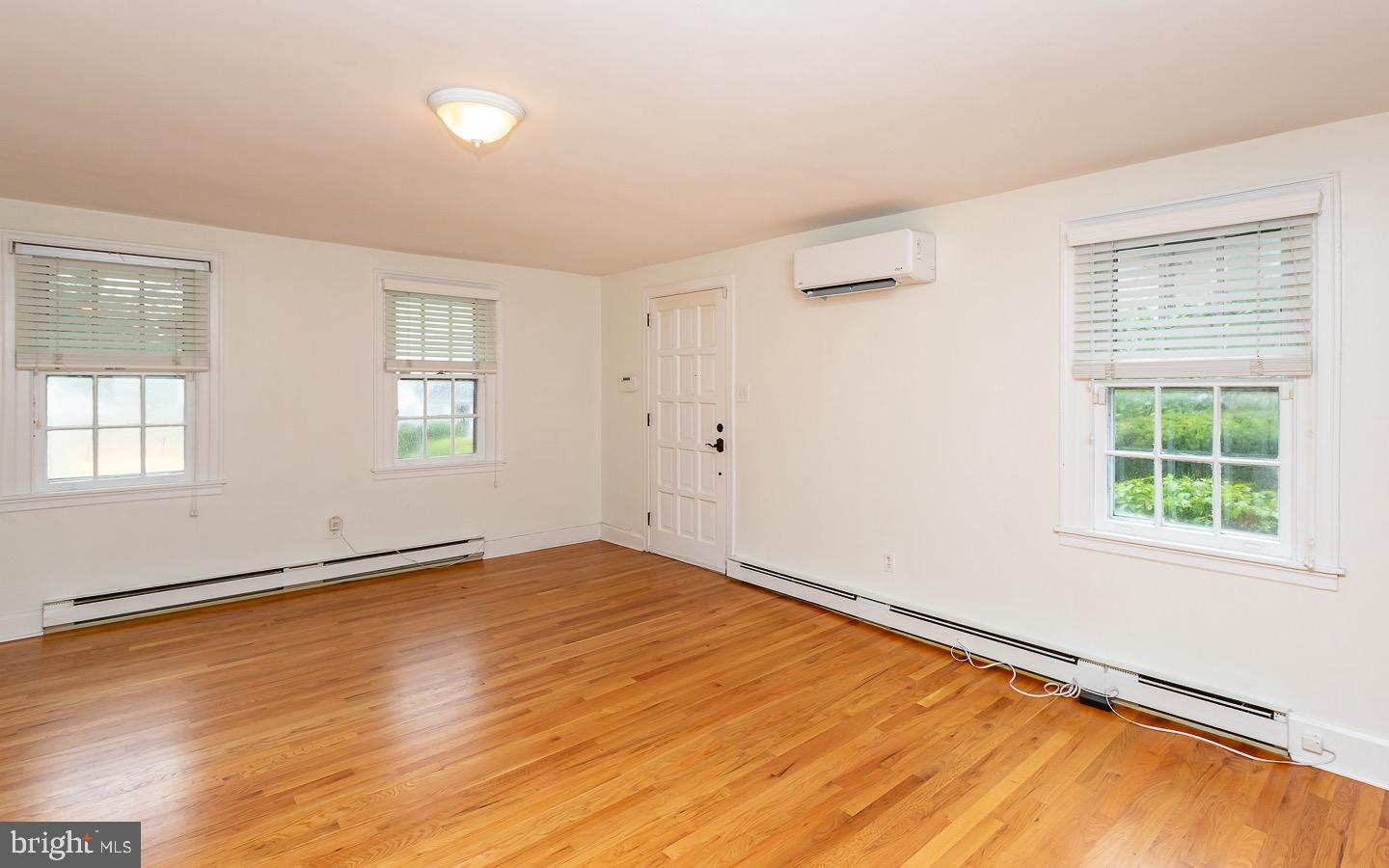 240 Henley Road Wynnewood, PA 19096 - Photo 6 of 29 Living Room