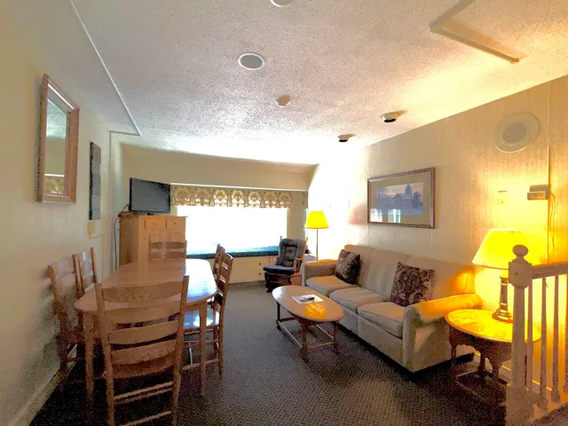 $1,200 | 46 Packard's Road, Unit 306 WEEK 42 OCTOBER, Waterville Valley, NH 03215