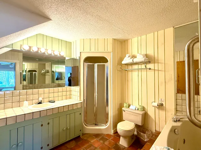 $1,200 | 46 Packard's Road, Unit 306 WEEK 42 OCTOBER, Waterville Valley, NH 03215