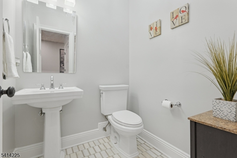 61 Mechanic Street Millburn, NJ 07041 - Photo 12 of 33