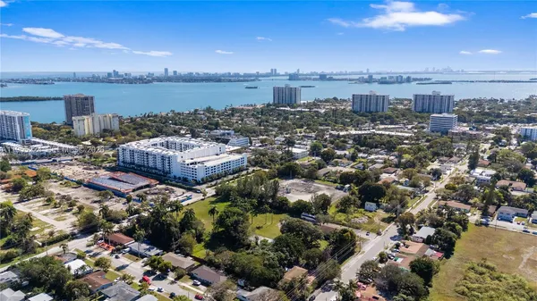$6,000,000 | 11303 Northeast 13th Avenue, Miami, FL 33161