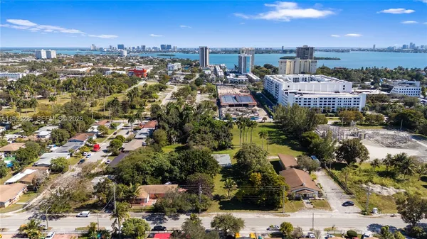 $6,000,000 | 11303 Northeast 13th Avenue, Miami, FL 33161