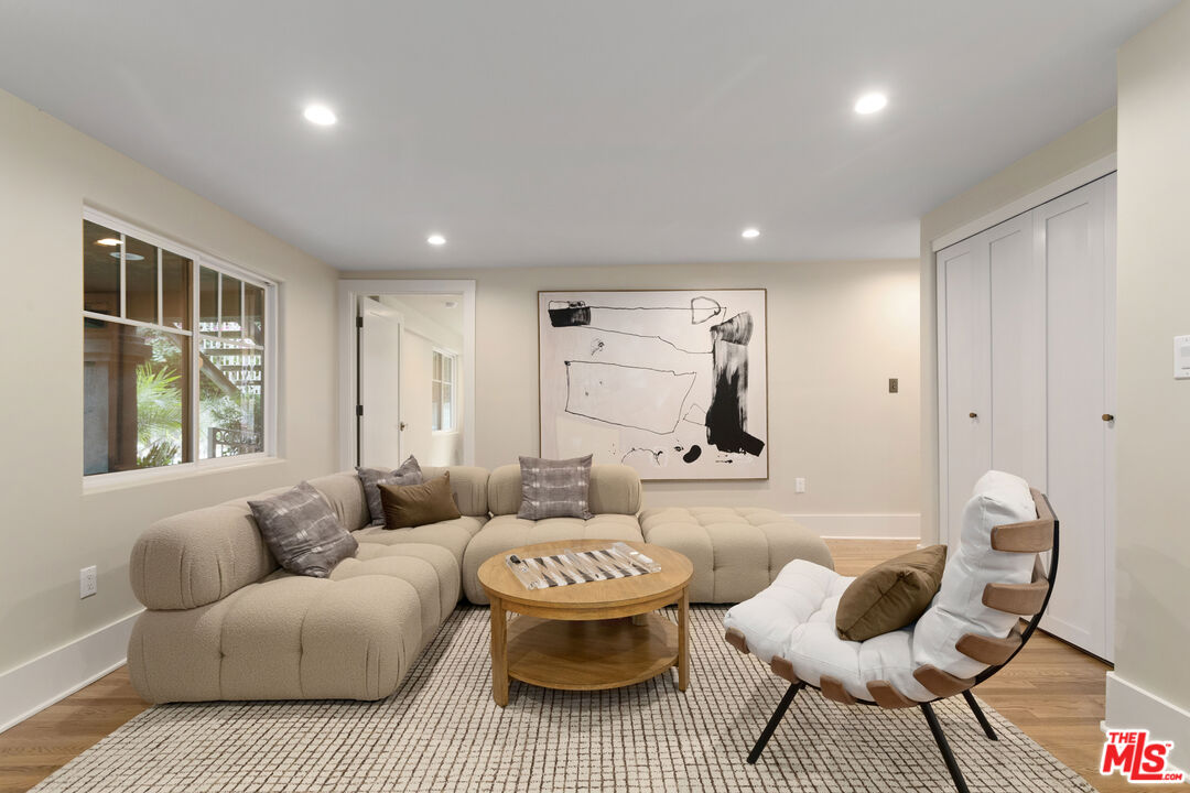 1274 3rd Avenue Los Angeles, CA 90019 - Photo 23 of 69