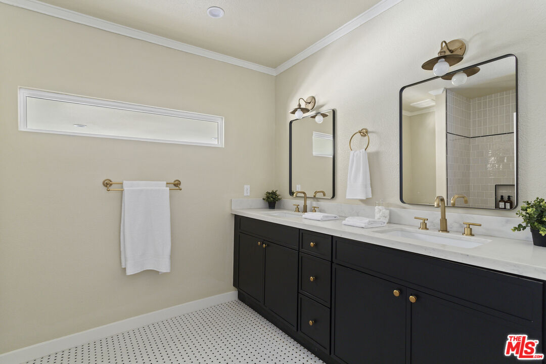 1274 3rd Avenue Los Angeles, CA 90019 - Photo 31 of 69