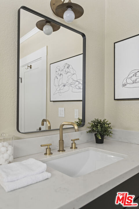 1274 3rd Avenue Los Angeles, CA 90019 - Photo 32 of 69