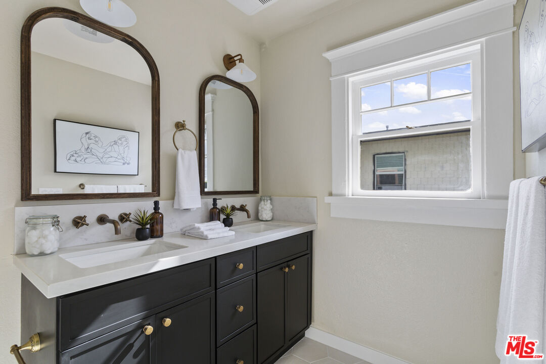 1274 3rd Avenue Los Angeles, CA 90019 - Photo 42 of 69