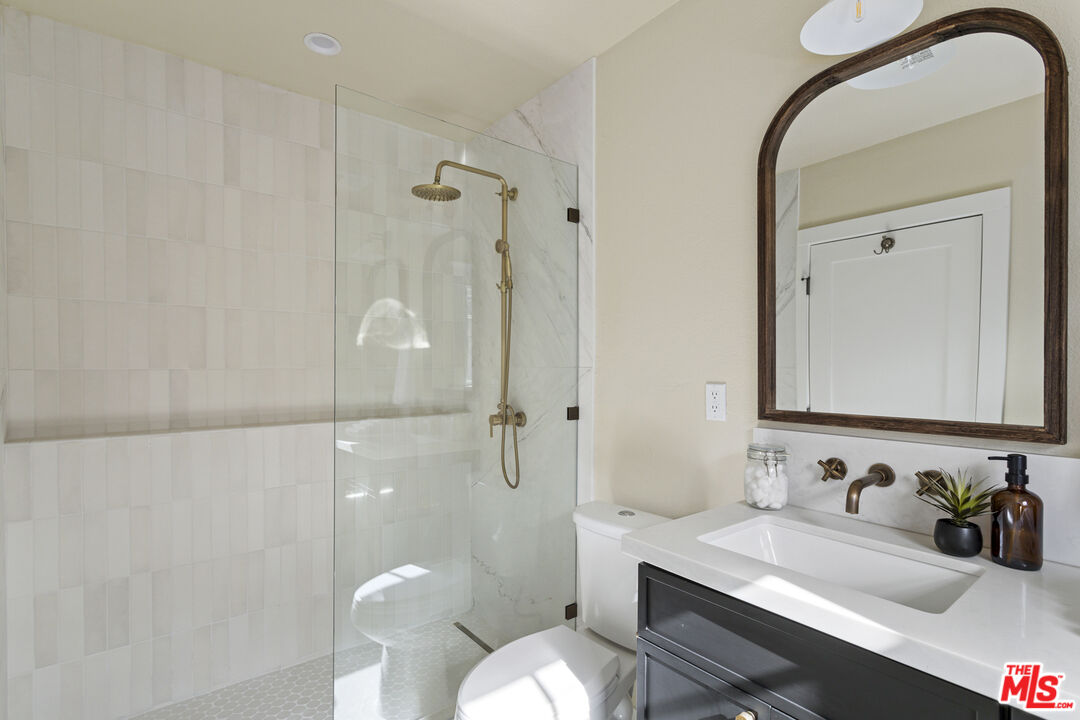 1274 3rd Avenue Los Angeles, CA 90019 - Photo 44 of 69