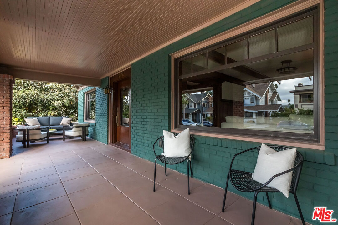 1274 3rd Avenue Los Angeles, CA 90019 - Photo 5 of 69