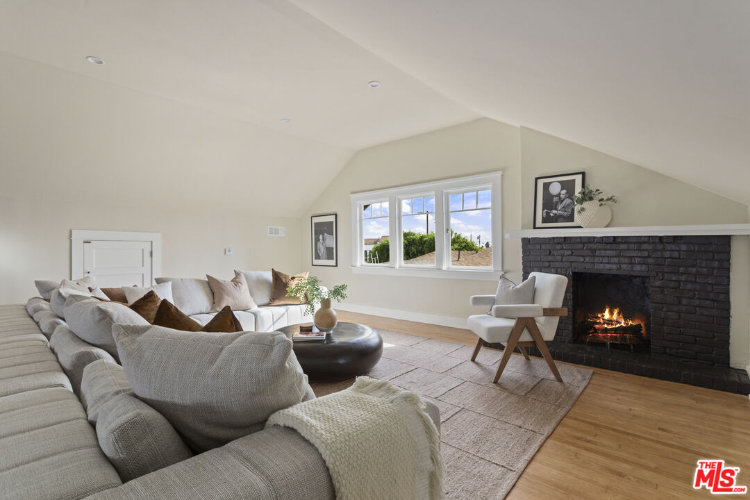 1274 3rd Avenue Los Angeles, CA 90019 - Photo 51 of 69