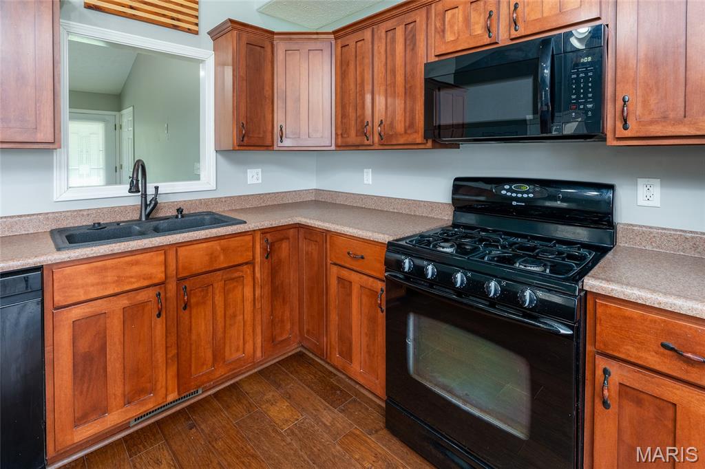 12063 Strawberry Road Carbondale, IL 62901 - Photo 14 of 36