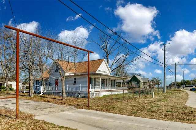 $1,800 | 1831 East Melissa Road, Melissa, TX 75454