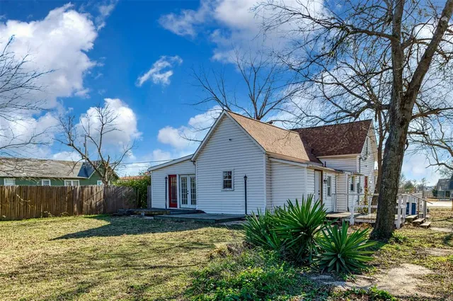 $1,800 | 1831 East Melissa Road, Melissa, TX 75454