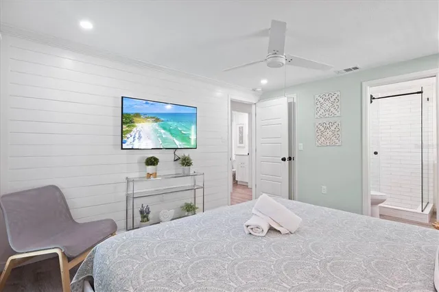 $1,500,000 | 201 72nd Street, Unit A & B, Holmes Beach, FL 34217