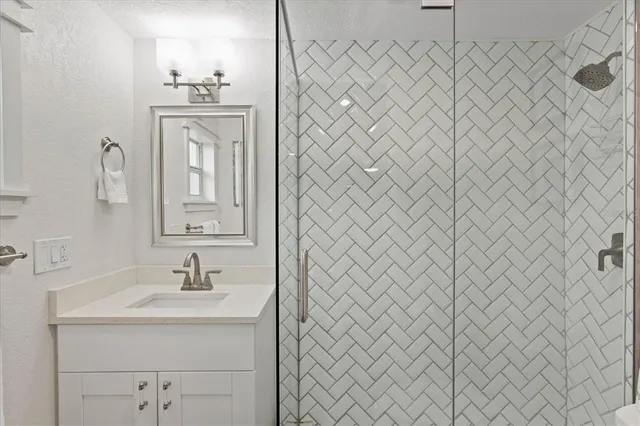 $1,500,000 | 201 72nd Street, Unit A & B, Holmes Beach, FL 34217