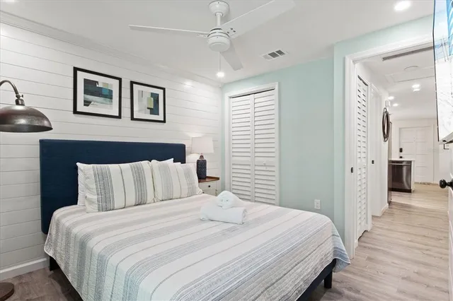 $1,500,000 | 201 72nd Street, Unit A & B, Holmes Beach, FL 34217