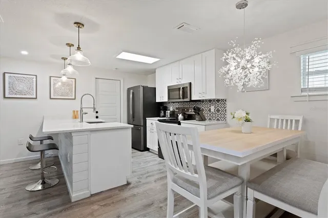 $1,500,000 | 201 72nd Street, Unit A & B, Holmes Beach, FL 34217