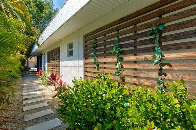 $1,500,000 | 201 72nd Street, Unit A & B, Holmes Beach, FL 34217