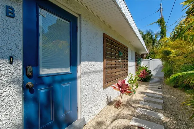 $1,500,000 | 201 72nd Street, Unit A & B, Holmes Beach, FL 34217