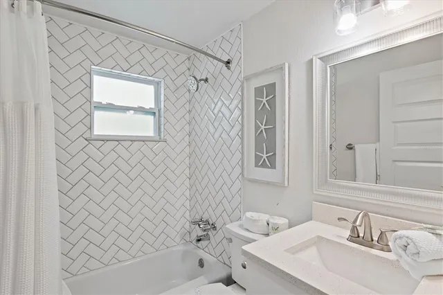 $1,500,000 | 201 72nd Street, Unit A & B, Holmes Beach, FL 34217