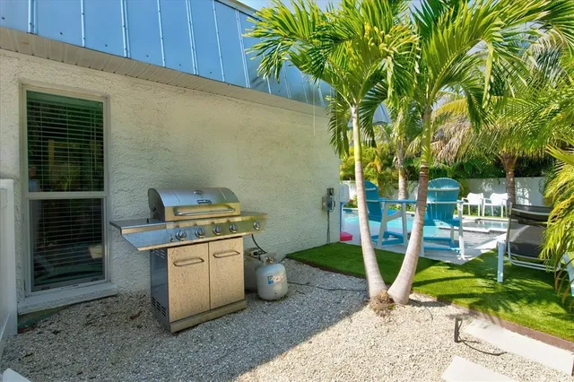 $1,500,000 | 201 72nd Street, Unit A & B, Holmes Beach, FL 34217