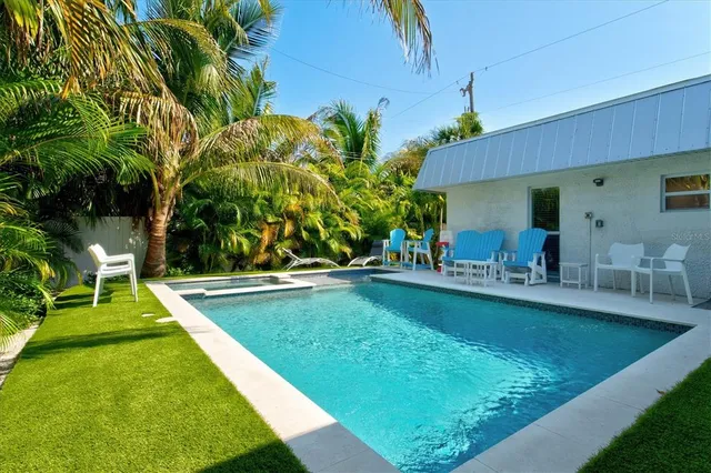 $1,500,000 | 201 72nd Street, Unit A & B, Holmes Beach, FL 34217