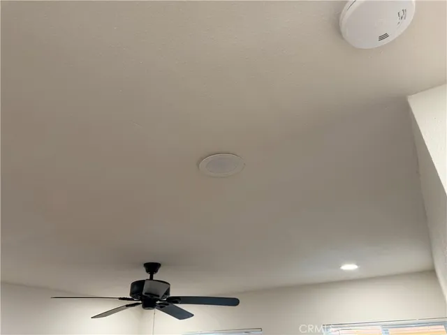 $2,600 | 988 Valencia Street, Unit 3, Costa Mesa, CA 92626