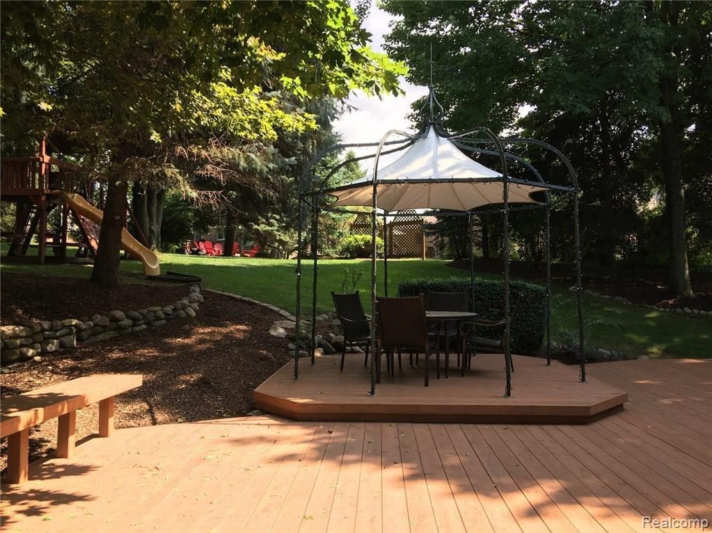 865 Box Canyon Court Rochester, MI 48309 - Photo 41 of 51 042-Deck-3769475-medium.jpg