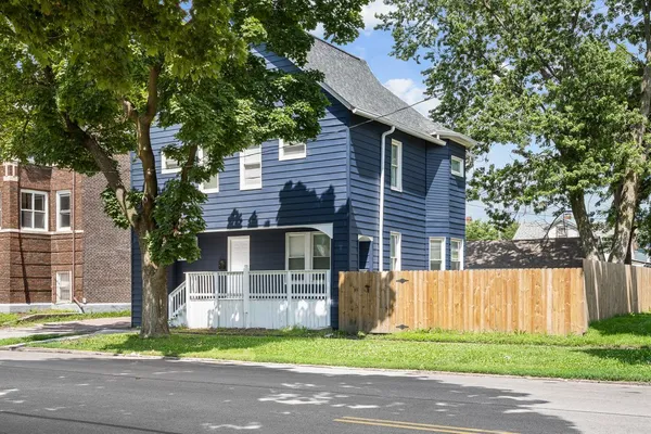$185,000 | 1415 North Main Street, Davenport, IA 52803
