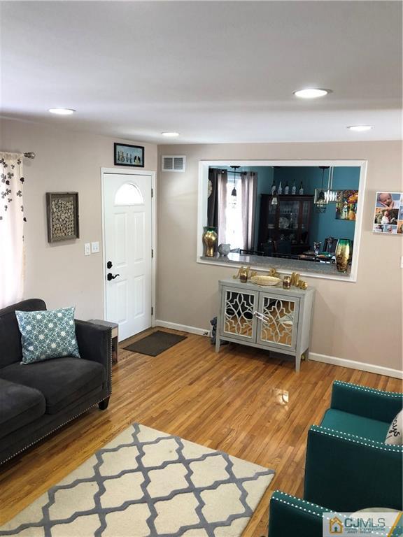 33 Highview Road East Brunswick, NJ 08816 - Photo 4 of 23 Gallery Image 4