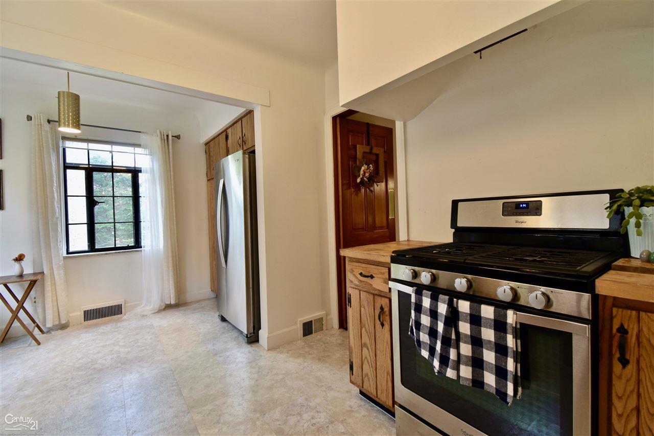1779 Littlestone Road Grosse Pointe Woods, MI 48236 - Photo 9 of 28