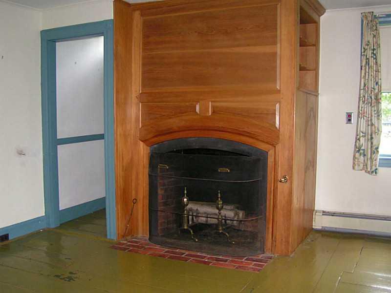 529 Paris Hill Road South Paris, ME 04281 - Photo 10 of 29 Living Room.
