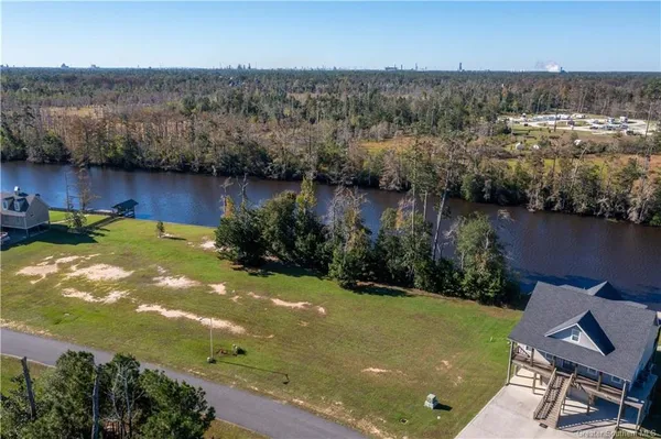 $164,999 | 3915 River Moss Lane, Westlake, LA 70669