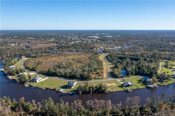 $164,999 | 3915 River Moss Lane, Westlake, LA 70669