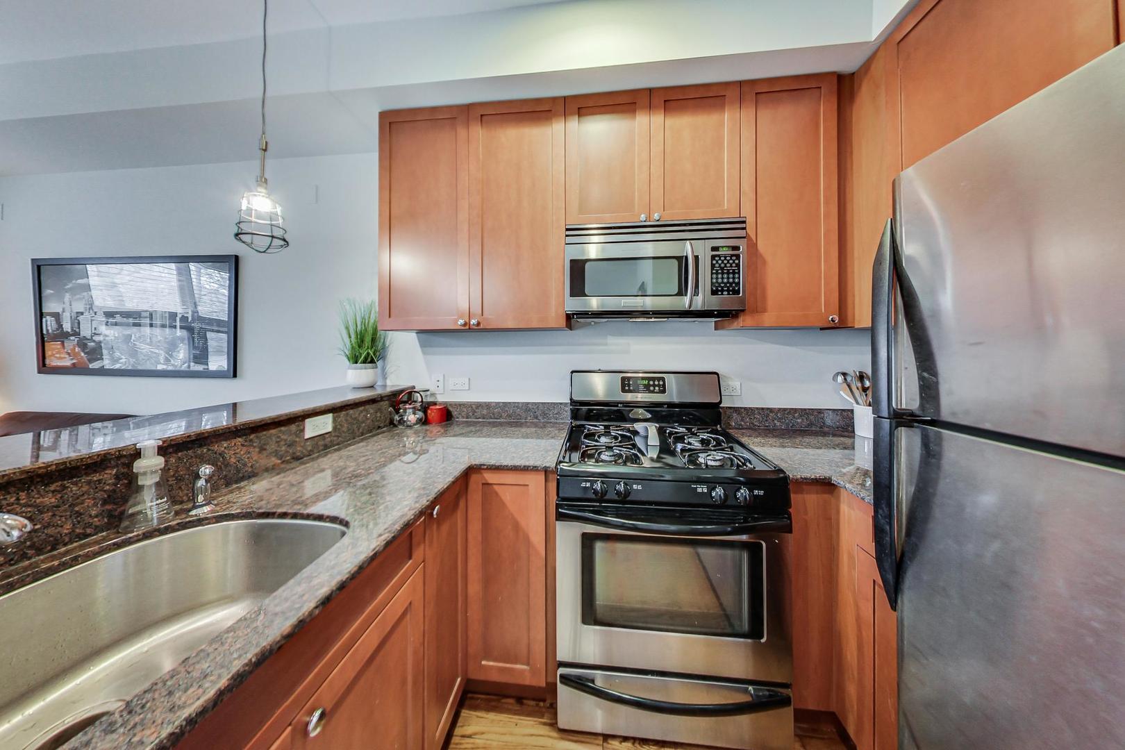 3908 North Wolcott Avenue, Unit 2 Chicago, IL 60613 - Photo 13 of 28