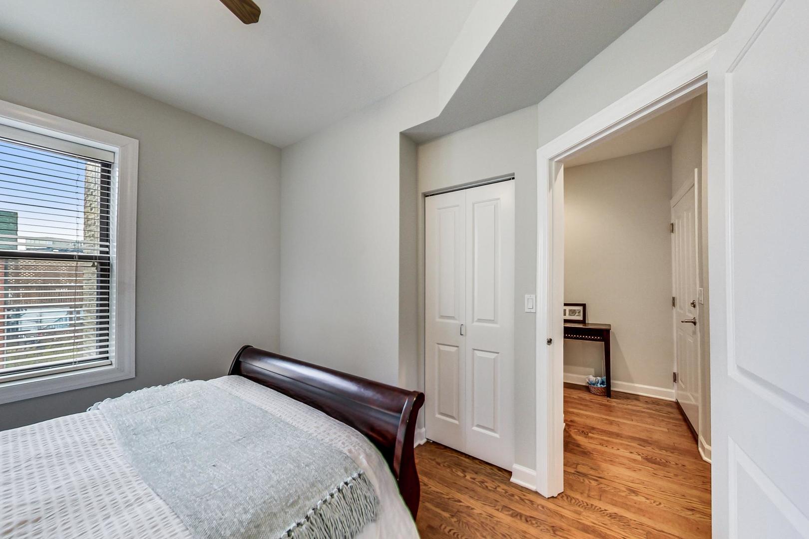 3908 North Wolcott Avenue, Unit 2 Chicago, IL 60613 - Photo 17 of 28