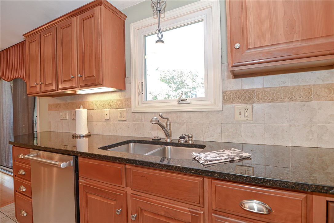 22 Greenbrier Road Smithfield, RI 02828 - Photo 7 of 37 Gallery Image 7